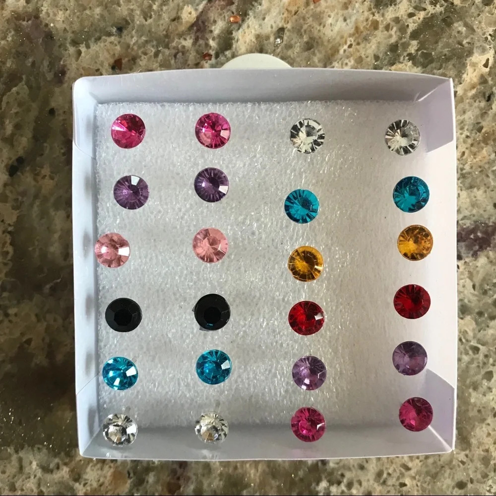 Boxed Set of Fashion Earrings - 12 Pairs - Picture 2 of 3